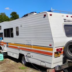 95 Motorhome Runs Roof Re Sealed