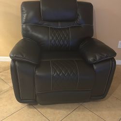 Ashley Furniture  Black Manual Recliner