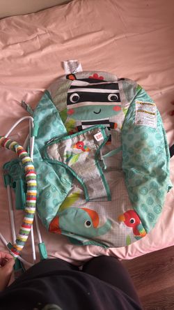 Baby bouncing seat