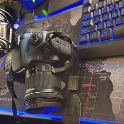Cannon EOS 70D With Rode Video MIC and Tripod