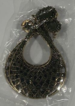 Ladies or girl hoop dangling earrings brand new $5