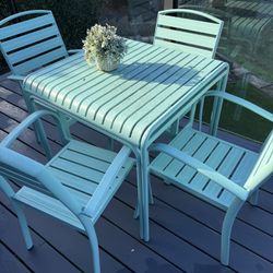Outdoor Patio Table + 4 Chairs