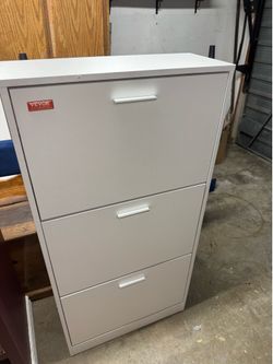 White Shoe Cabinet – 3 Flip-Down Compartments
