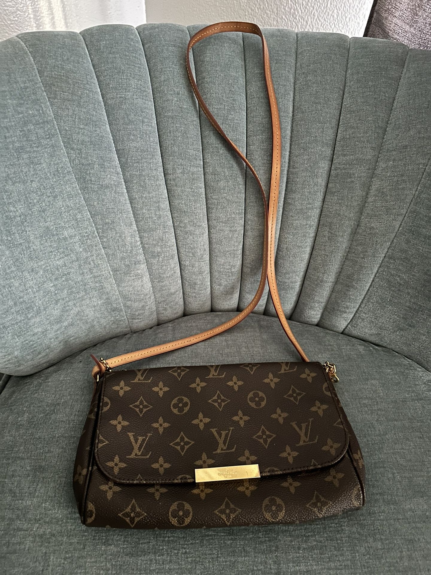 Louis Vuitton Favorite MM for Sale in Chino Hills, CA - OfferUp