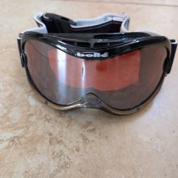 Snowboard Bolle Googles With Stick It Gloves