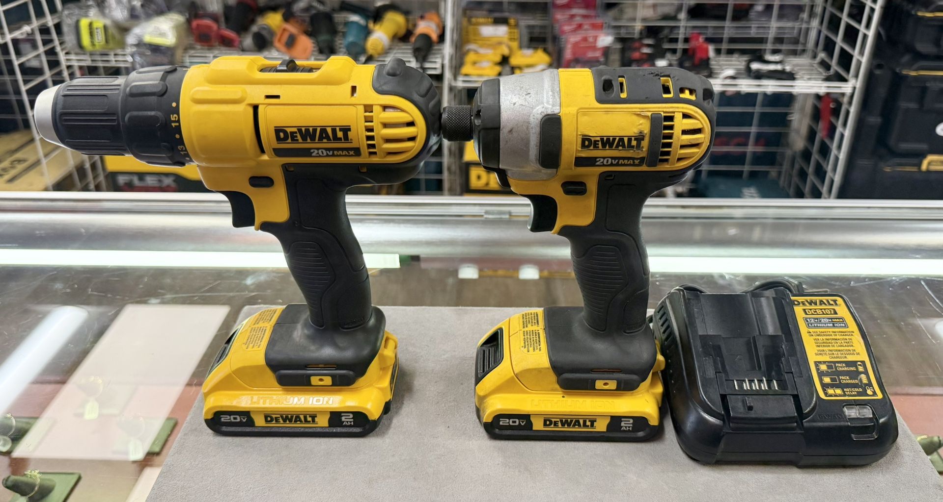 Dewalt 20V Cordless Drill Set