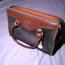 Vintage Dooney & Bourke Purse. 100% leather. Made in USA. Vintage Designer handbag. Satchel. All Weather