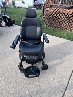 Merits Vision Sport Power Wheelchair – Excellent Condition
