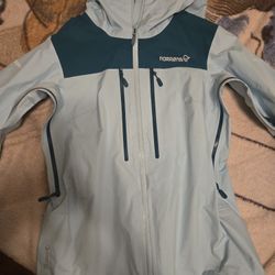 Norrona trollveggen gore-tex pro light jacket: Size Small