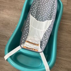 The First Years Baby Tub (newborn to toddler
