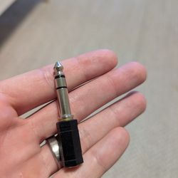 1/4" to 3.5mm Headphone Adapter (6.35mm Male to 3.5mm Female)