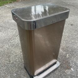 Simple Human Trash Can 