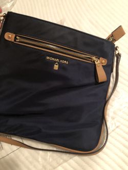 Micheal Kors Crossbody 