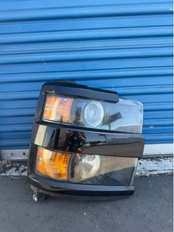 Chevy Silverado 2(contact info removed) .. 2015 2016 .. 2017 2018 2019 Right Side Headlight OEM
