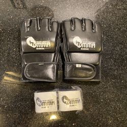 MMA Academy Black Grappling Training Padded Gloves SMALL & Boxing Hand Wraps
