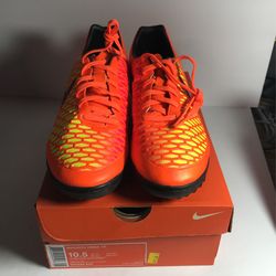 Nike Turf Shoes  Indoor Outdoor Grass Coaching Playing