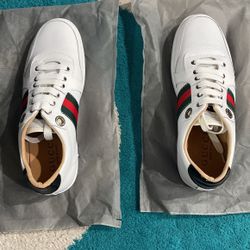 Gucci Shoe 
