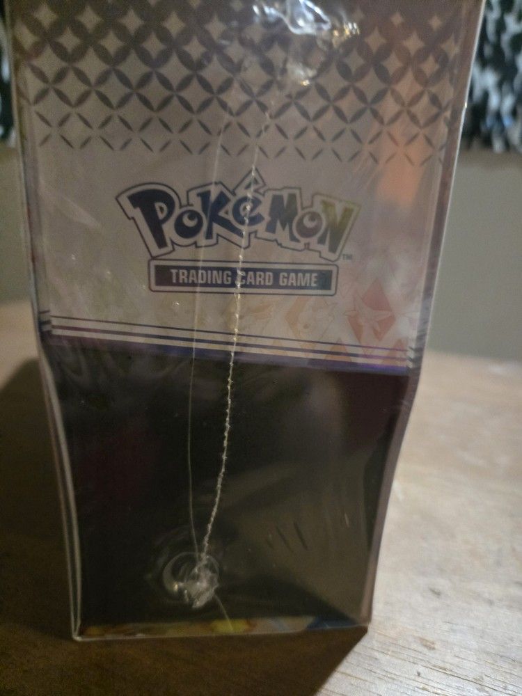Pokémon Prismatic Evolution Bundle Box