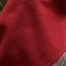 Brand new burgundy 8 foot table and rail set pool cover