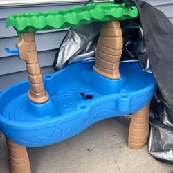 Step 2 Water table With cover
