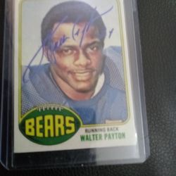Topps 1976 Walter Payton autograph rookie card