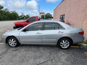 2005 HONDA ACCORD EX   220K miles  NEW TIRES