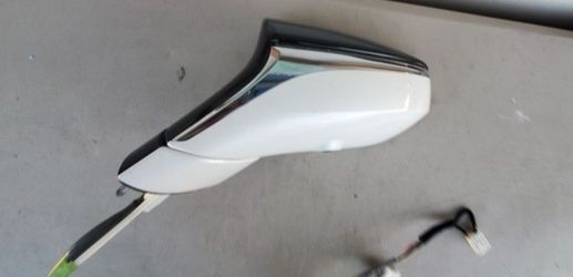 2019 - 2025 LEXUS ES ES300H ES350 LEFT
MIRROR DRIVER SIDE BLIND SPOT CAMERA
SIGNAL POWER GENUINE USED OEM. XX2