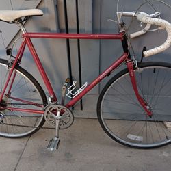 59cm.     Road Bike.       RALEIGH