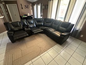 Sectional couches black