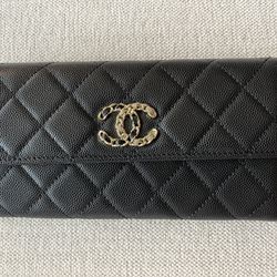 Authentic Chanel Wallet for Sale in Newport Beach, CA - OfferUp