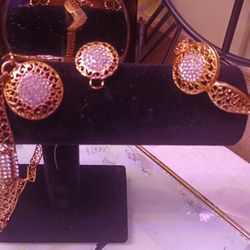 Gold/Diamond Women's Jewelry 