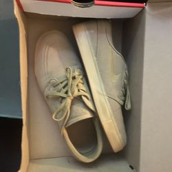 Nike Janoski