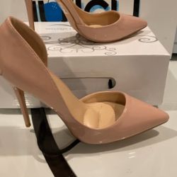 Nude Pumps