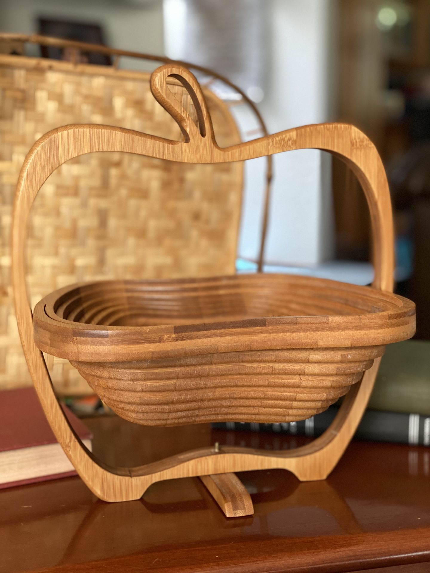 Collapsible Apple shaped wood basket