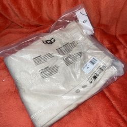 NWT UGG Luxurious cream Fleece Shorts size 3X