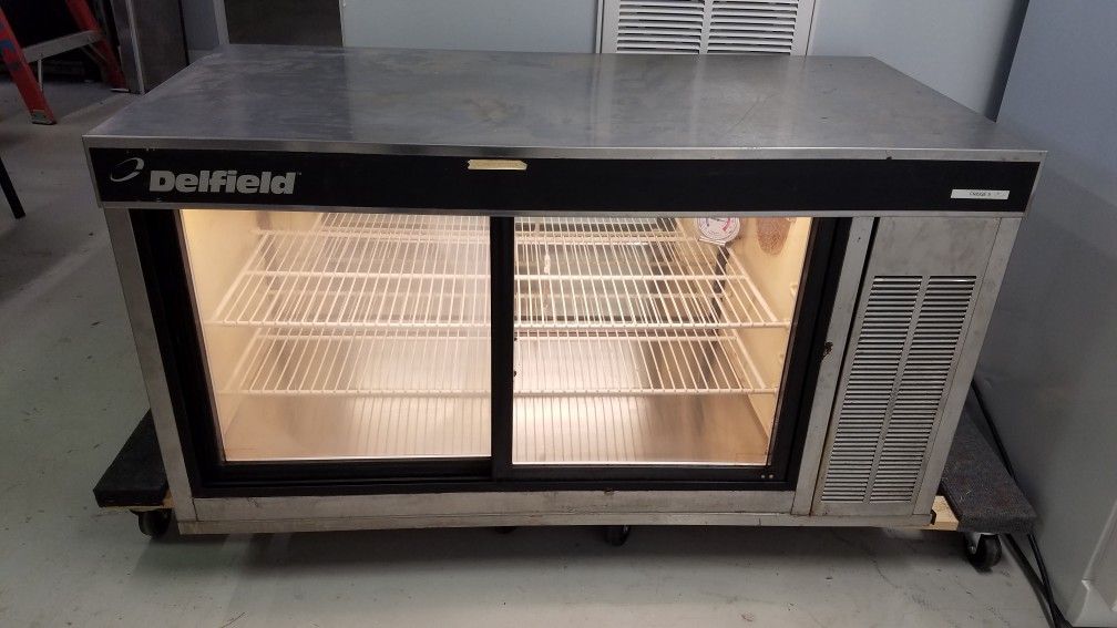 Delfield Refrigerated Merchandising Cabinet Model 9036
