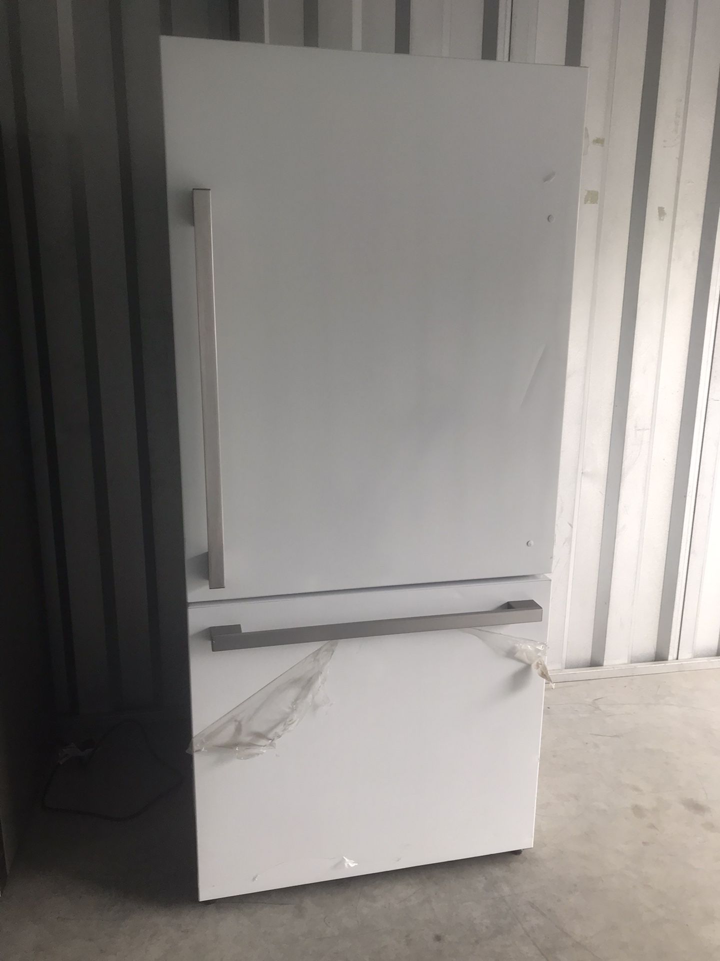 Brand New Scratch And Dent White Refrigerator
