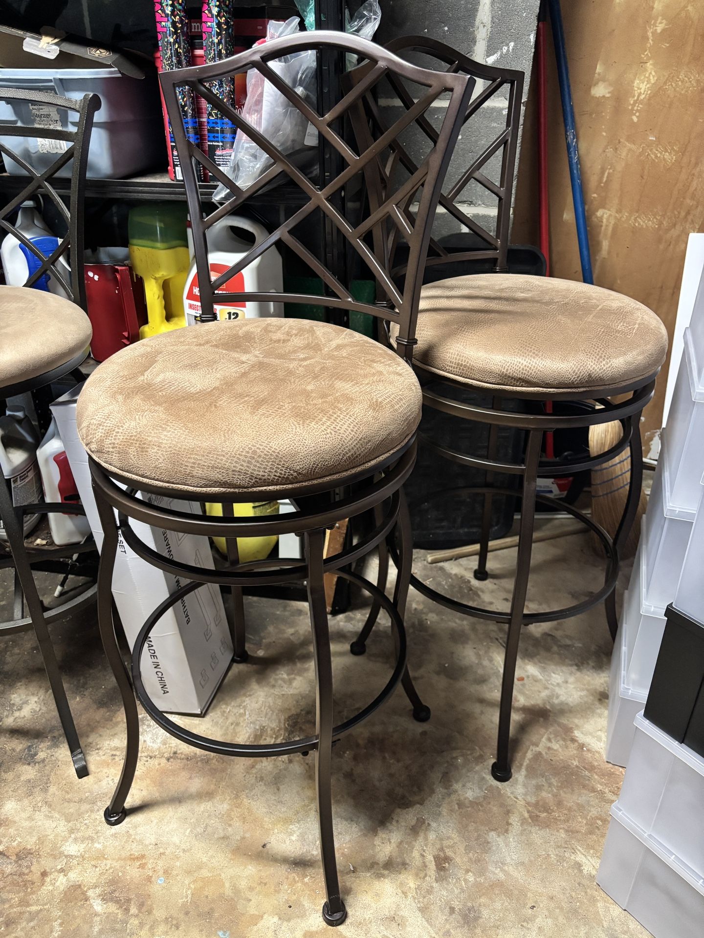 2 Sets Of 2 Metal Bar Stools