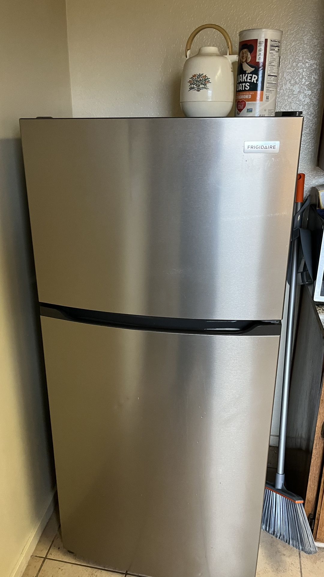 Frigidaire Refrigerator with Freezer
