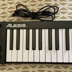 Alesis V25 - 25-Key USB MIDI Keyboard (Piano) (Oceanside, CA)