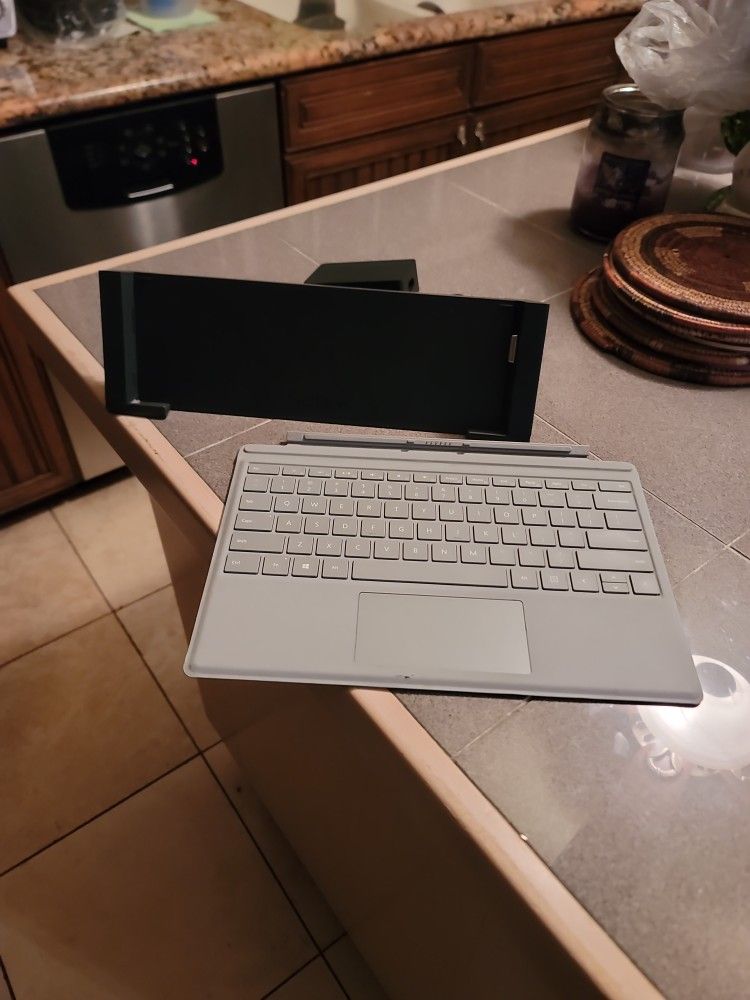 Microsoft Model 1664 Docking Station For Surface USB Port 3.0 With AC Adapter And Surface Keyboard Model1725