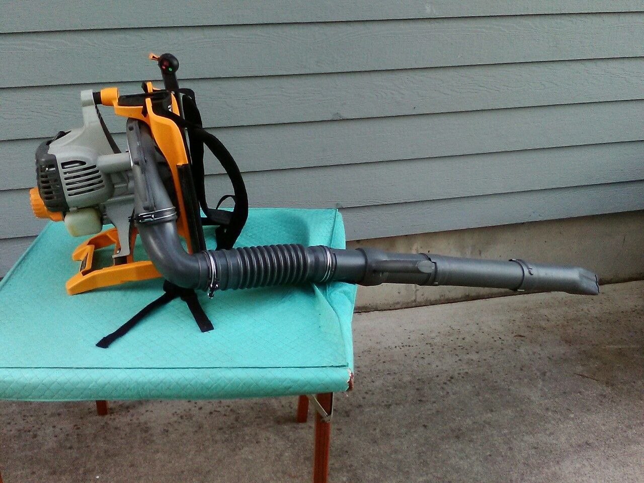 Ryobi RY09600 Backpack Blower 180 mph GasPowered with Electric Start for Sale in Puyallup, WA
