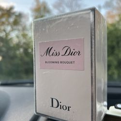 Colones And Air Pods 