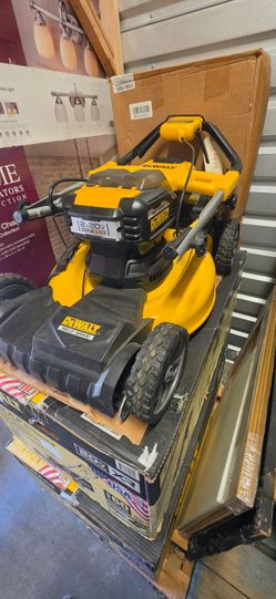 DeWalt  Self-Propelled Cordless Lawn Mower