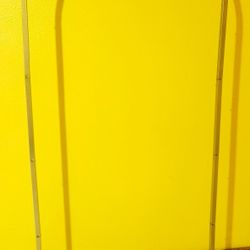 ‼️SE VENDE‼️Arco de metal  para decoración de fiesta color oro 6 ft