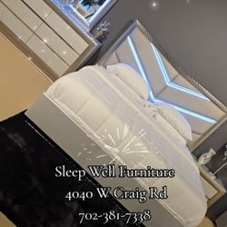 ✨️4pc Queen, King Bedrooms ✨️ Furniture Sectionals, Dining Avail 