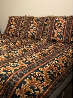 Queen size comforter double side ( Marge Carson style)