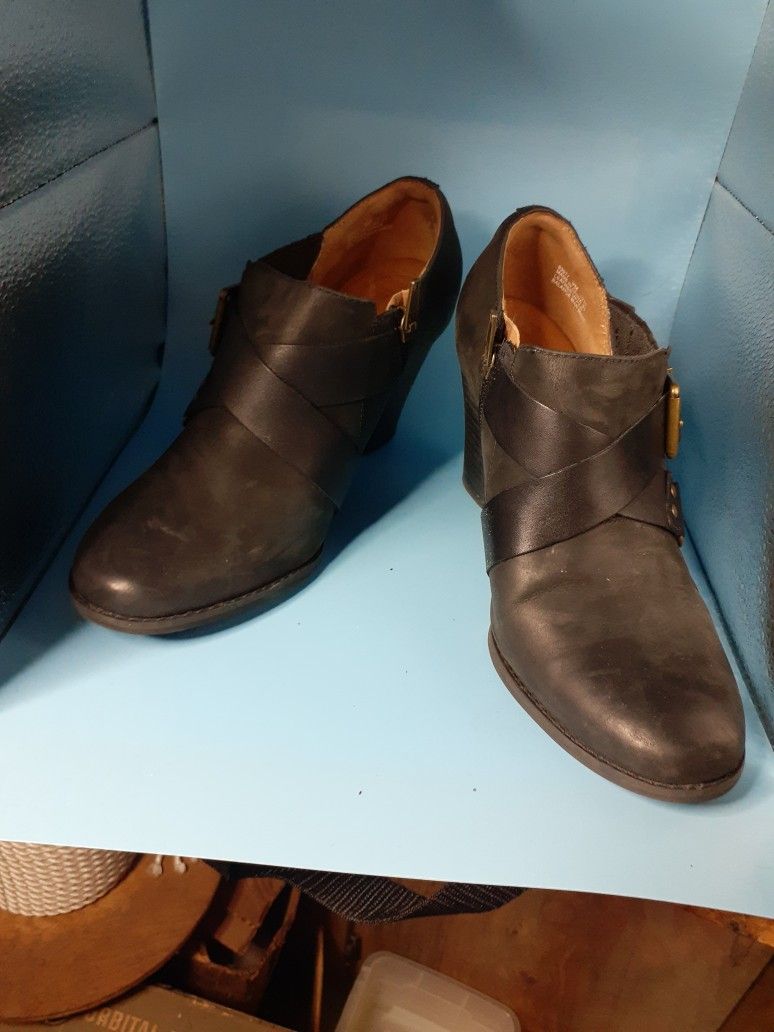 Shoe