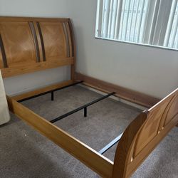 Like-New Queen Size Bed