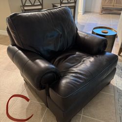 Leather Chair / Sofa 